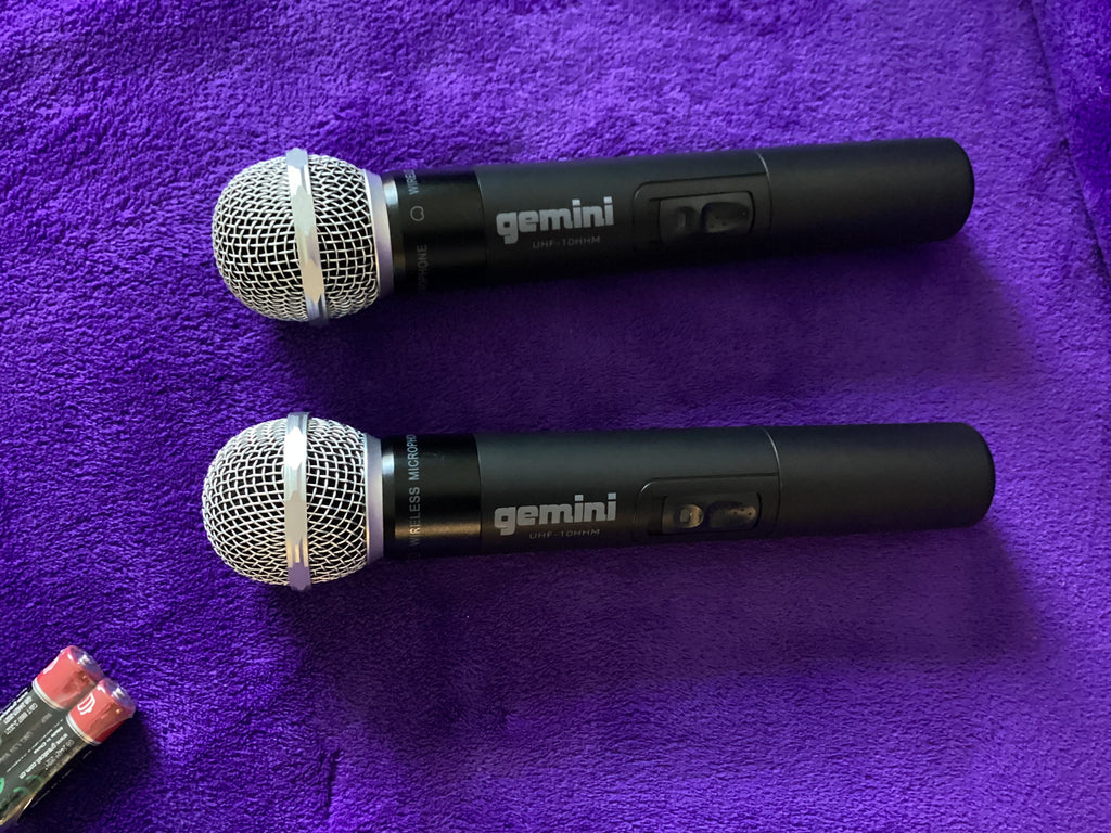 2 Wireless Microphones