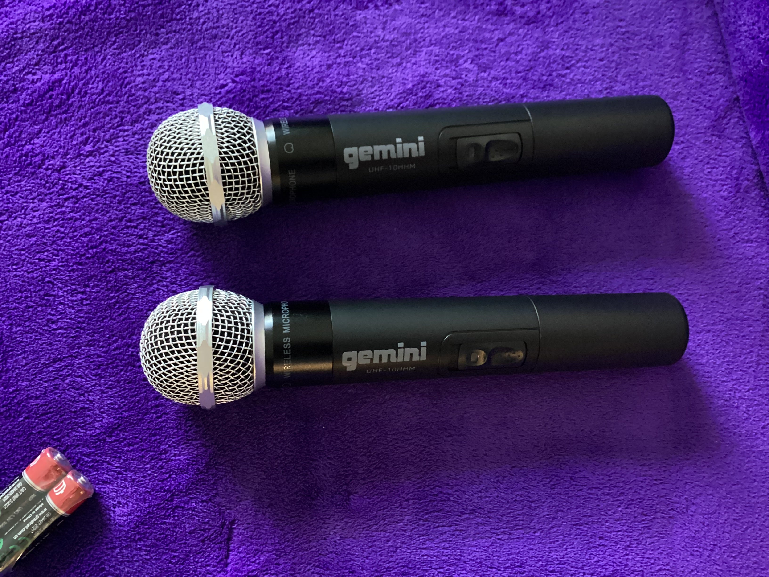 2 Wireless Microphones